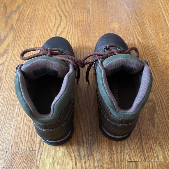 Women’s Timberland Boots - Picture 4 of 8